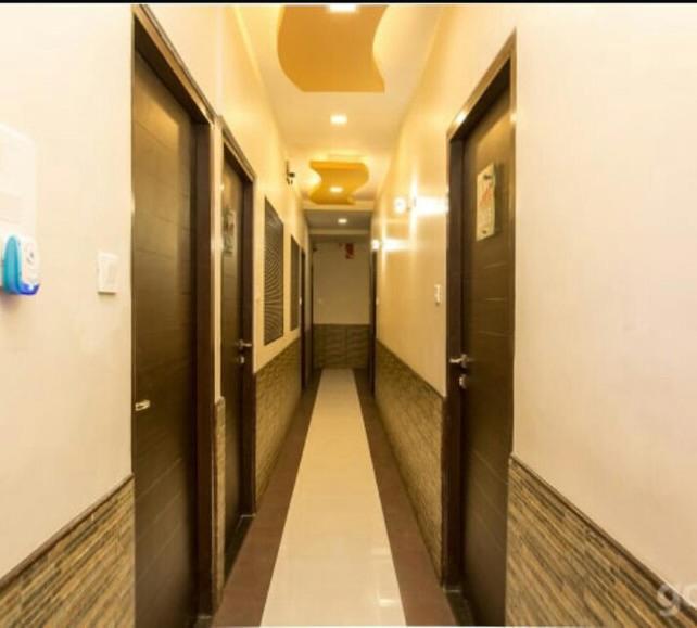Hotel Avenue Near T-2 International Airport Mumbai Exteriör bild